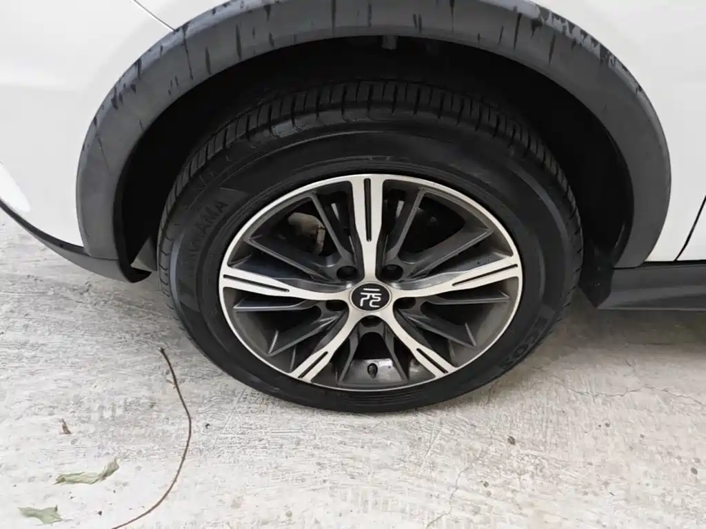BYD Yuan EV — миниатюра 23