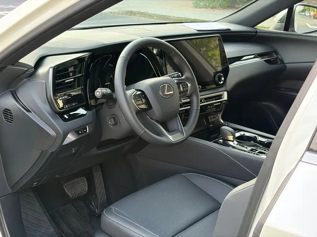 Lexus RX 2026 300