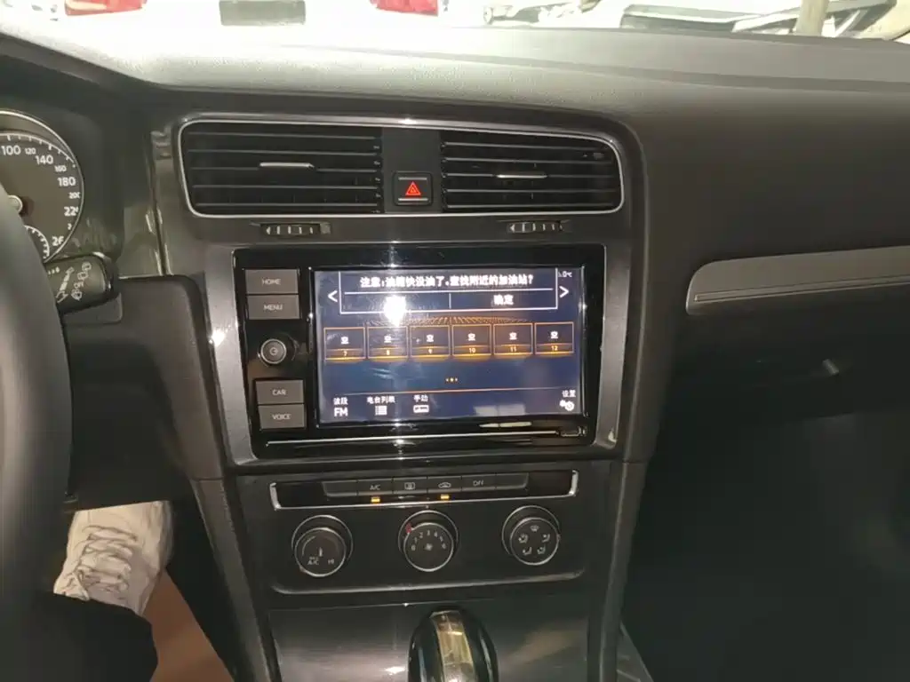 Volkswagen Golf — миниатюра 13