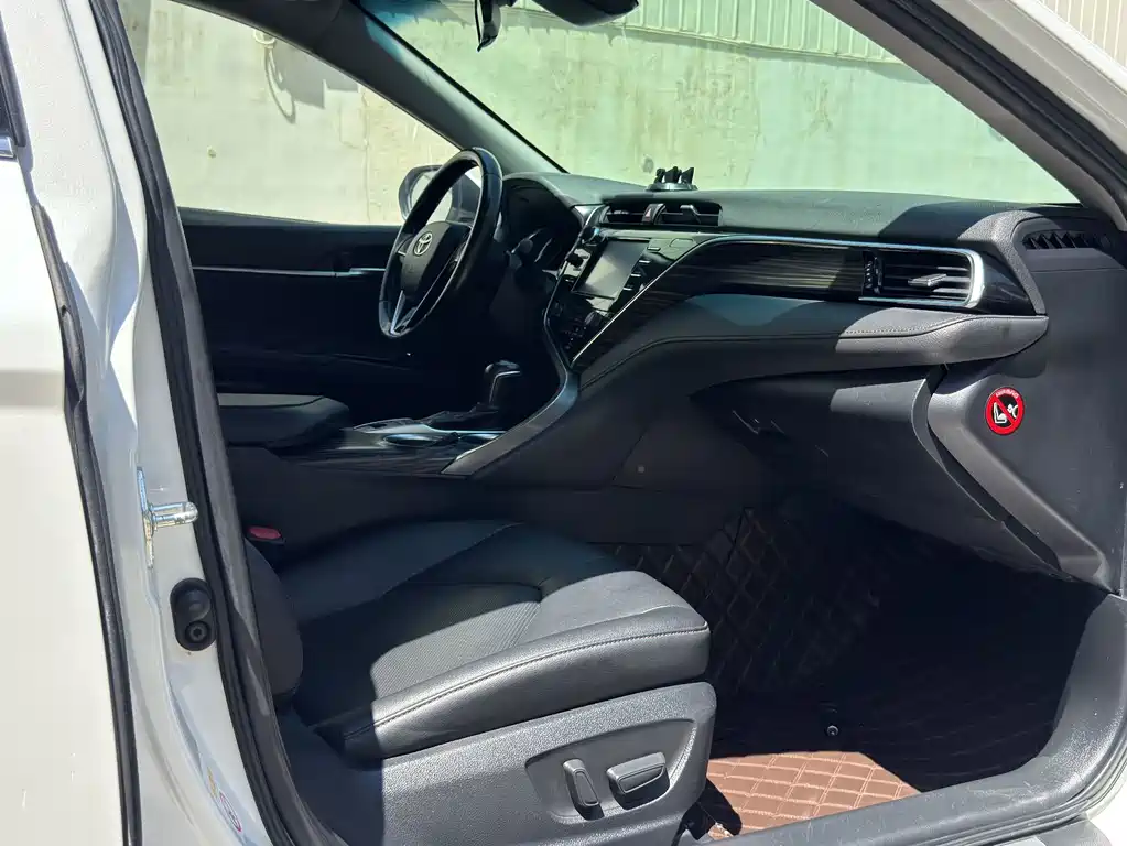 Toyota Camry — миниатюра 10