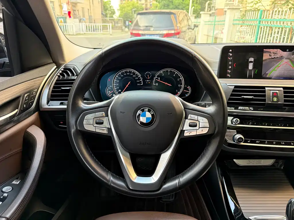 BMW X3 — миниатюра 8