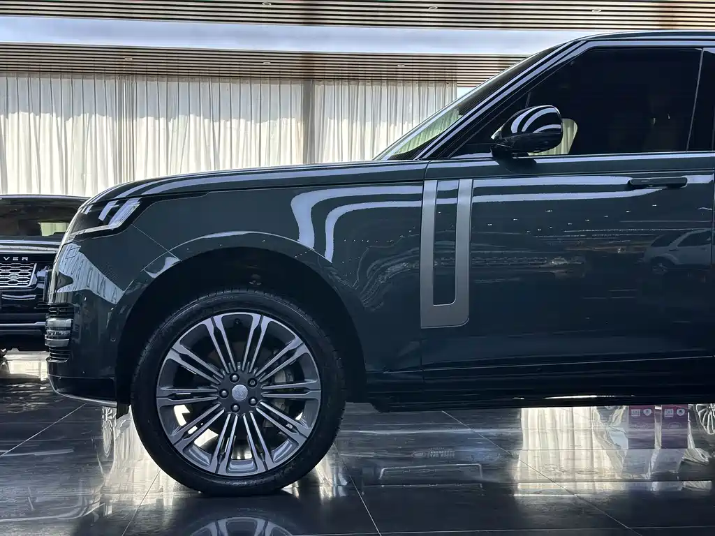 Land Rover Range Rover — миниатюра 5