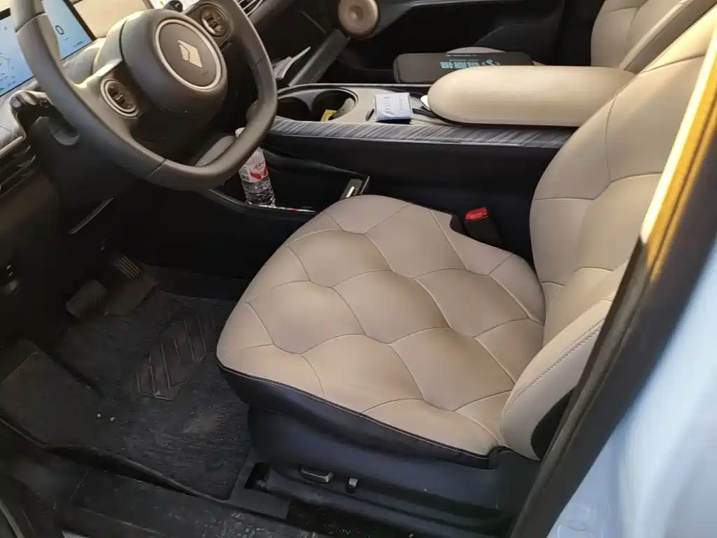 Baojun Yunduo — миниатюра 15