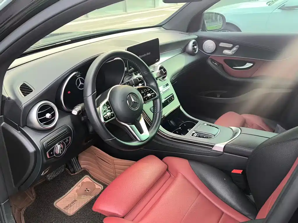 Mercedes-Benz GLC 2020 GLC 300 4MATIC SUV