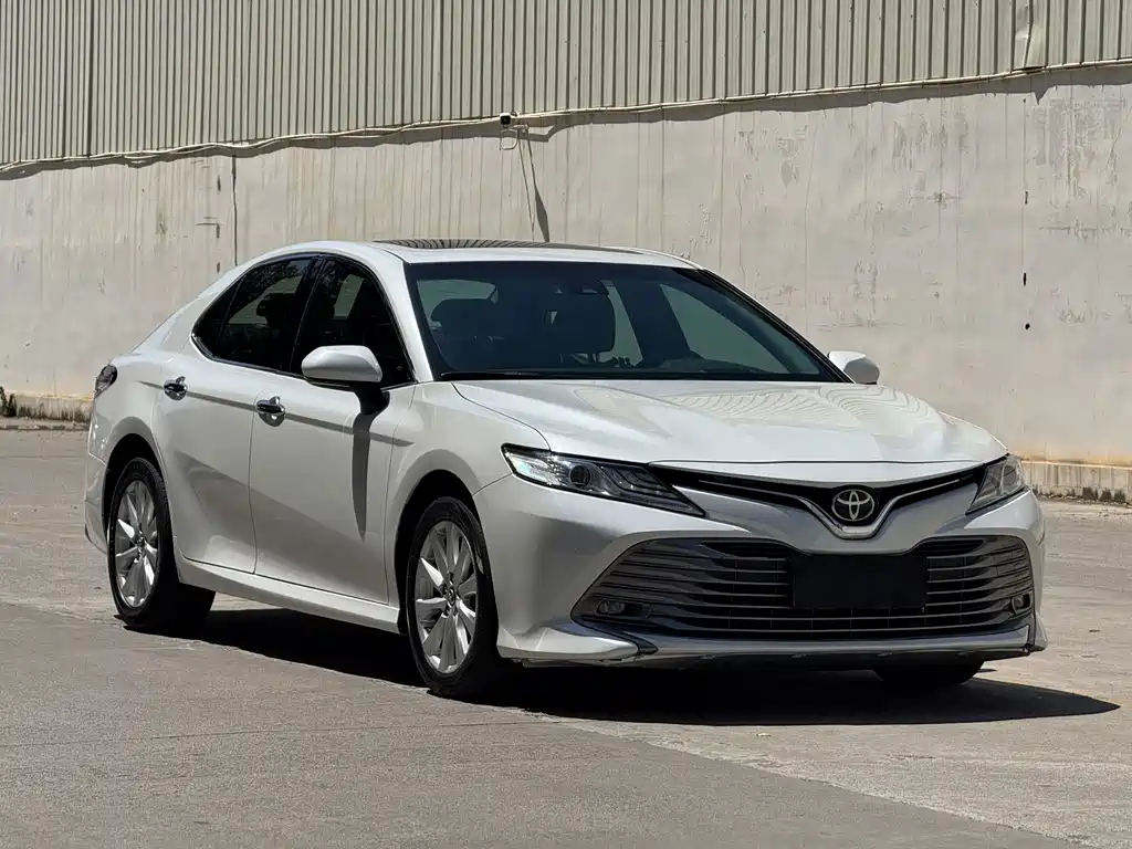 Toyota Camry — миниатюра 7