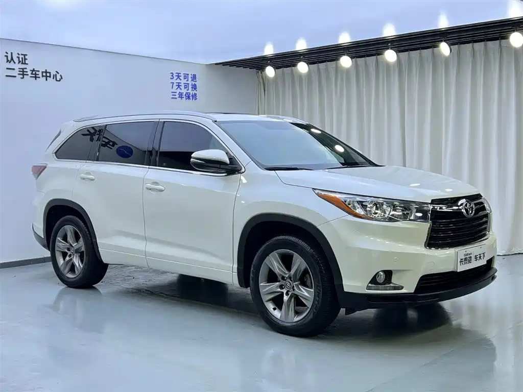Toyota Highlander 2015 2.0T Luxury 7 мест