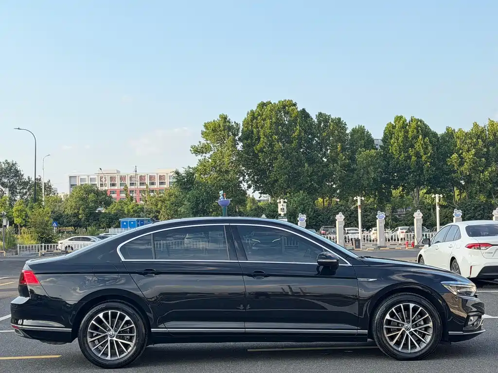 Volkswagen Magotan — миниатюра 6