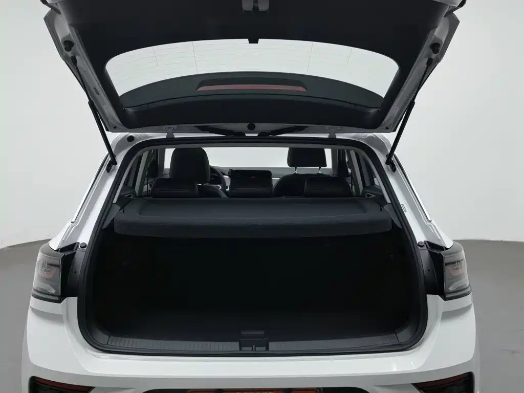 Volkswagen T-Roc — миниатюра 16