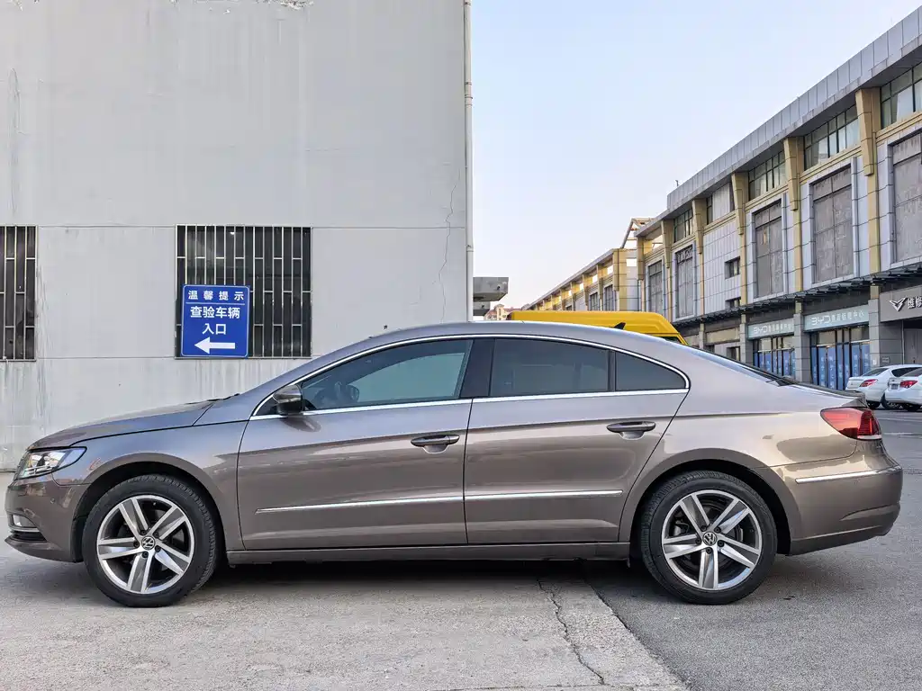 Volkswagen FAW - Passat CC CC 2013 2.0TSI Luxury