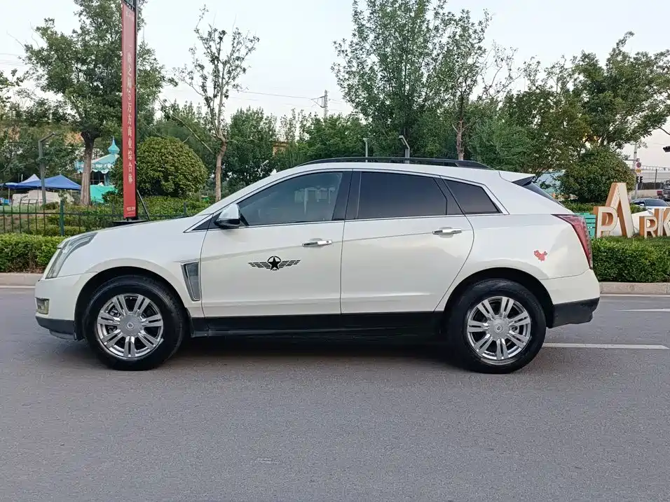 Cadillac SRX — миниатюра 3