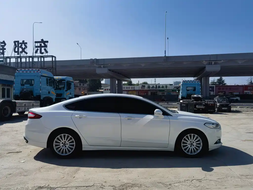 Ford Mondeo — миниатюра 4