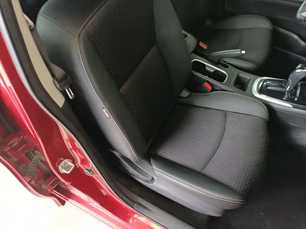 Nissan Tiida — миниатюра 25