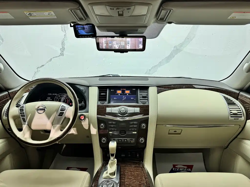 Nissan Patrol — миниатюра 6