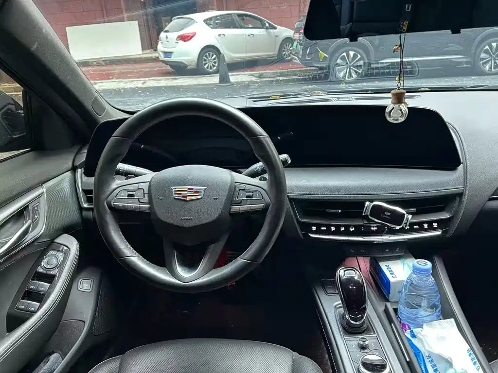 Cadillac CT5 — миниатюра 4