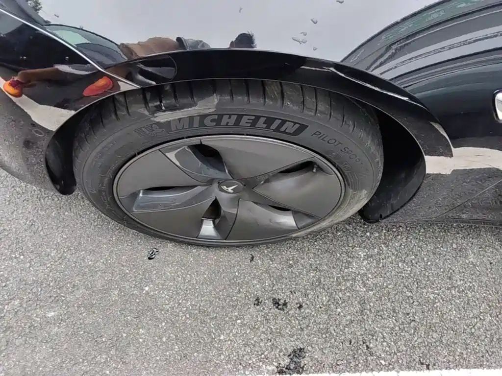 Tesla Model 3 — миниатюра 23