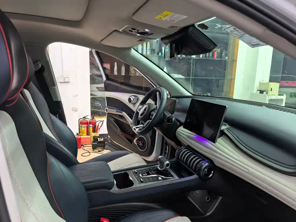 BYD Yuan Plus — миниатюра 8