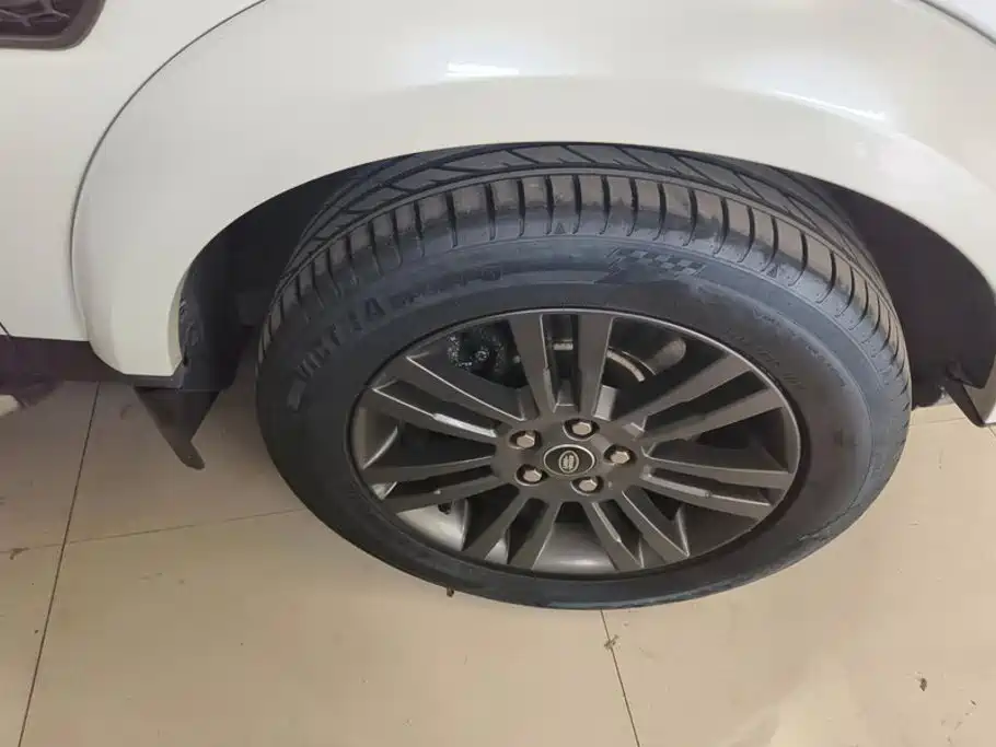 Land Rover Discovery — миниатюра 6