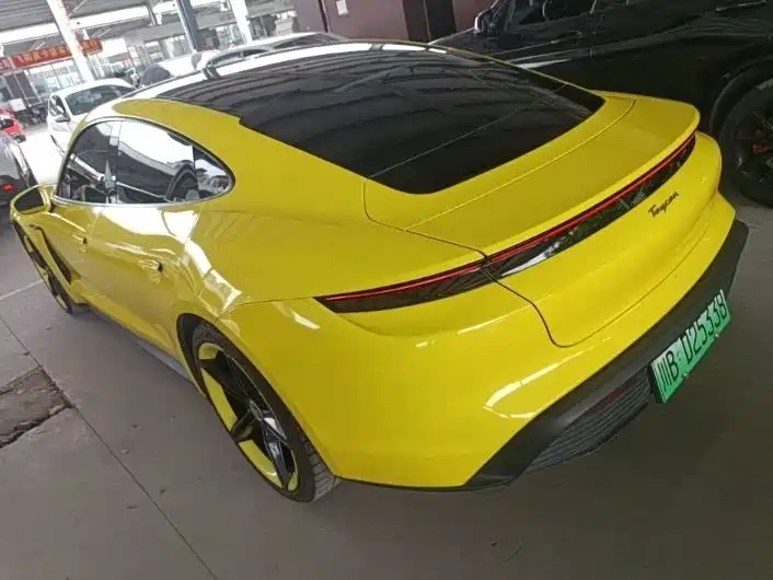 Porsche Taycan — миниатюра 4