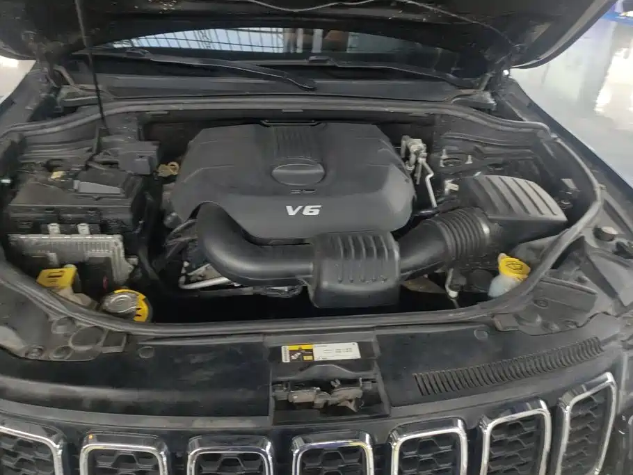 Jeep Grand Cherokee (Import) — миниатюра 10