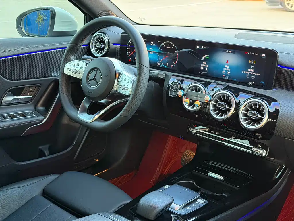 Mercedes-Benz A-Class — миниатюра 9