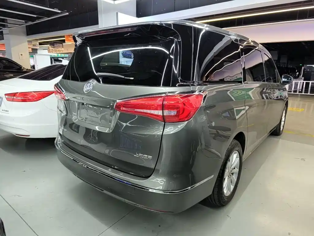 Buick GL8 — миниатюра 7