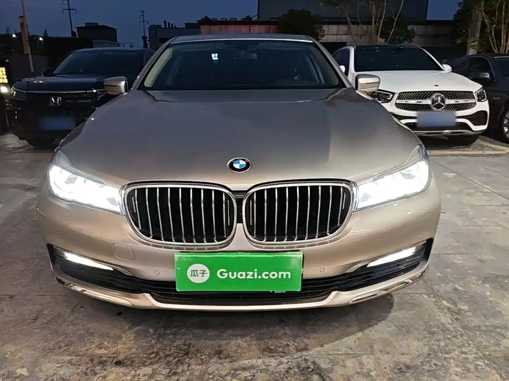 BMW 7 Series — миниатюра 3