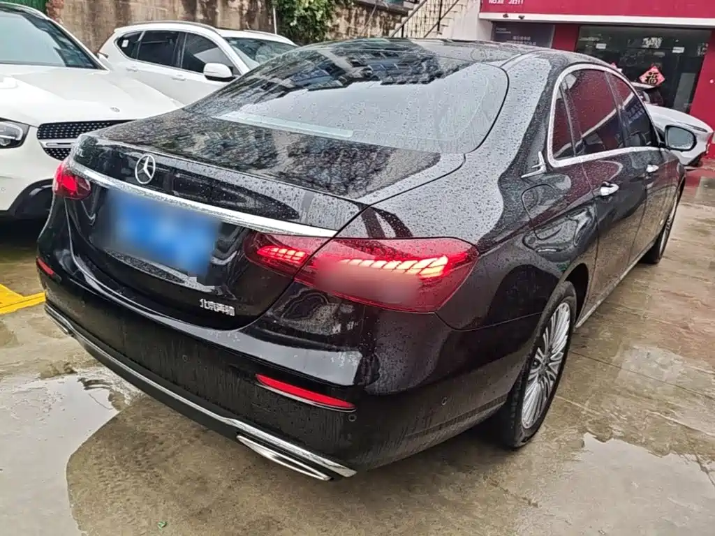 Mercedes-Benz E-Class — миниатюра 7