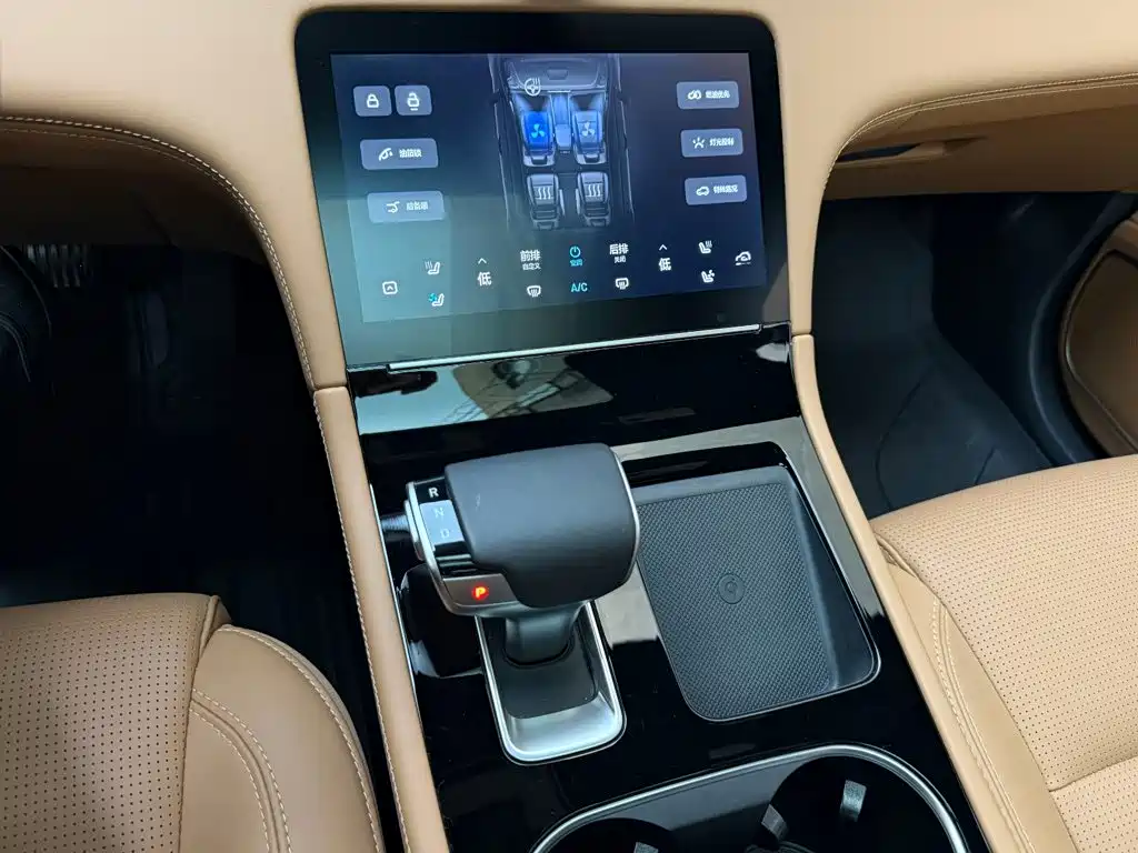 Li Auto Li ONE — миниатюра 10