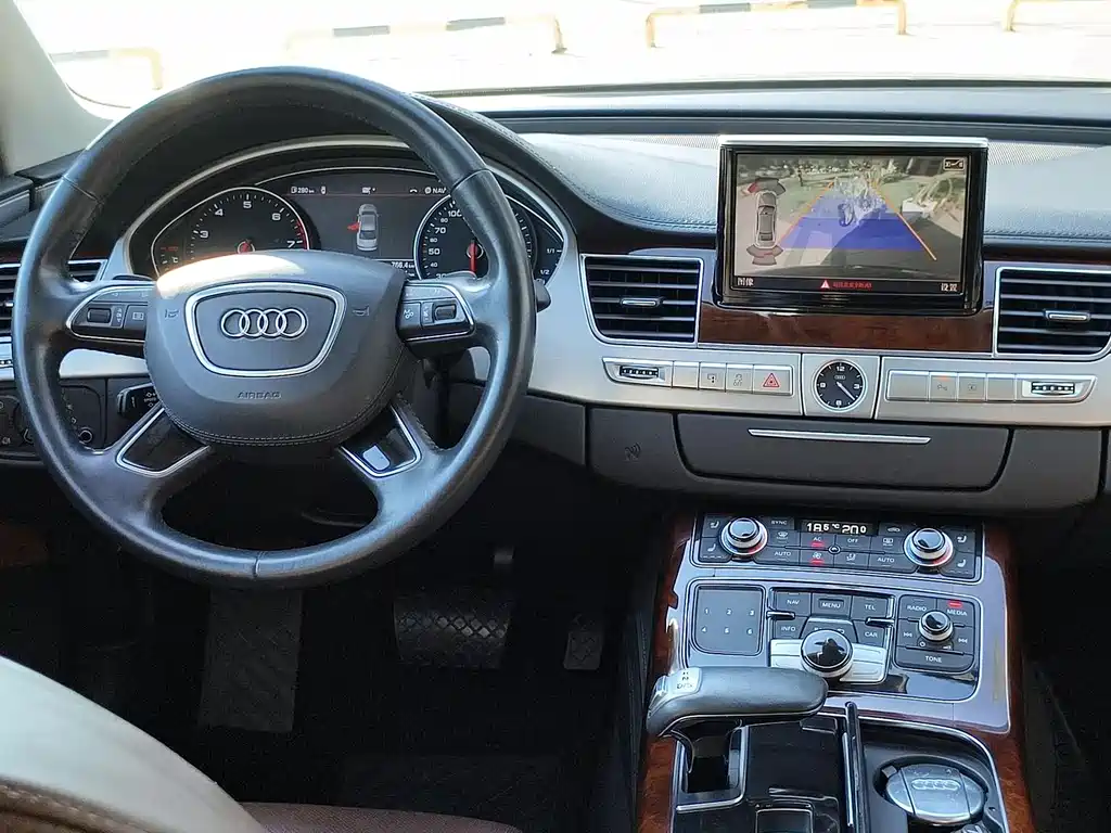 Audi A8 — миниатюра 4