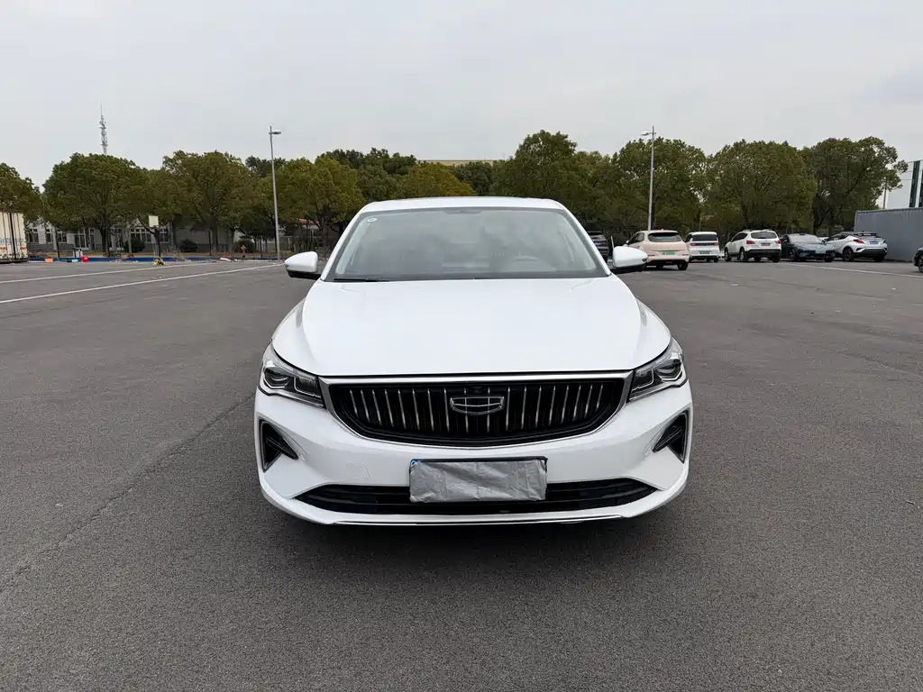 Geely Emgrand 2021