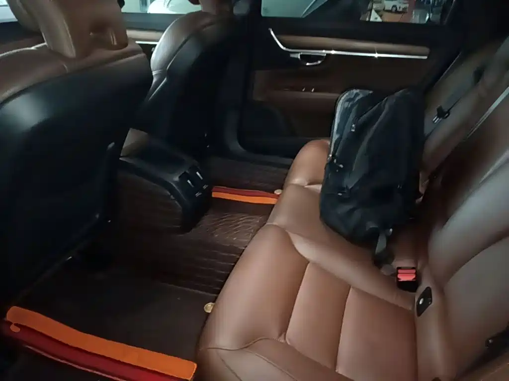 Volvo S90 — миниатюра 17