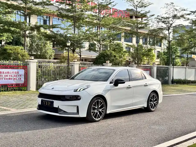 2020 Lynk & Co 03