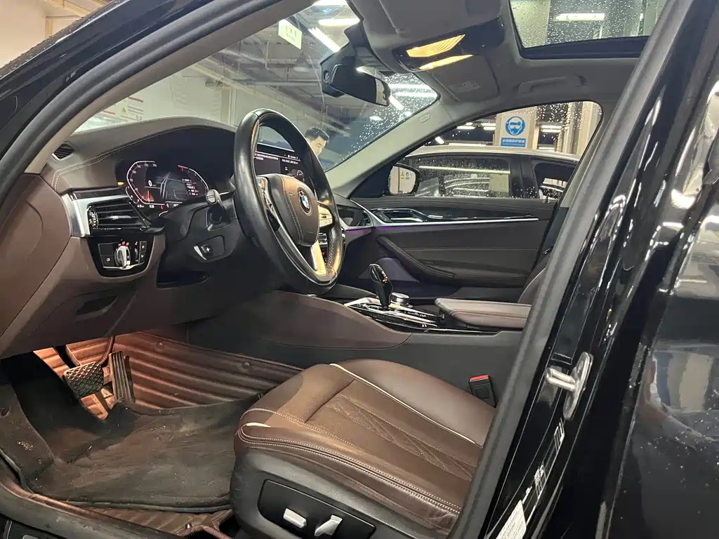 BMW 5 Series — миниатюра 6