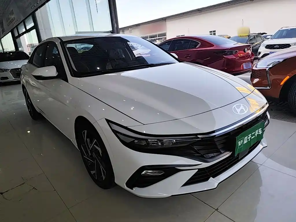 Hyundai Elantra — миниатюра 4