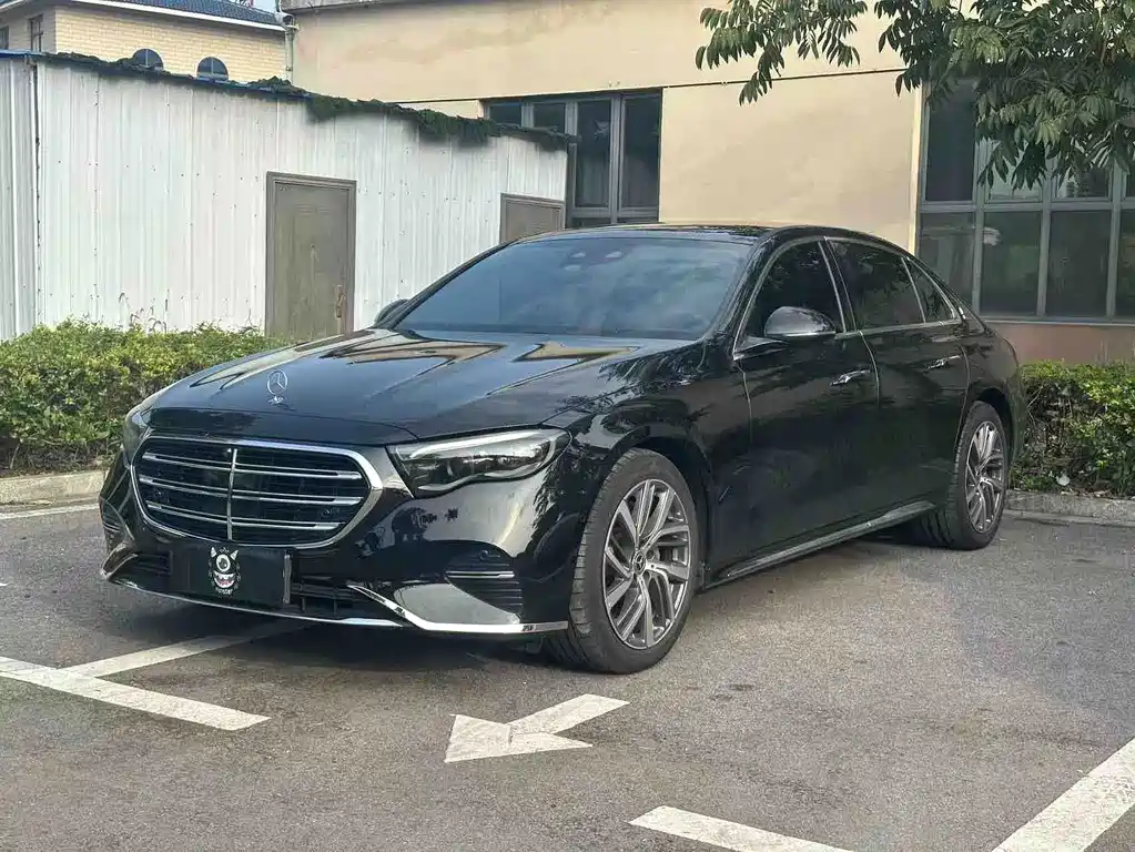 Mercedes-Benz E-Class — миниатюра 3