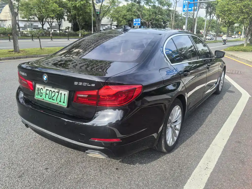 BMW 5 Series New Energy — миниатюра 7