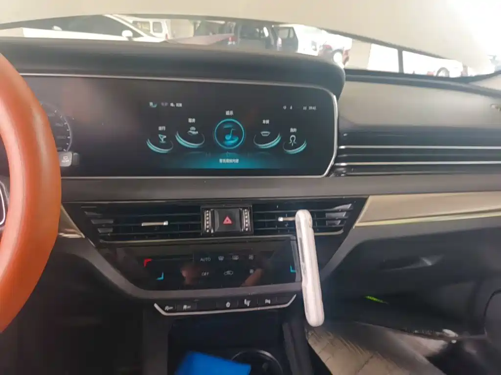 Hongqi Hongqi HS5 — миниатюра 13