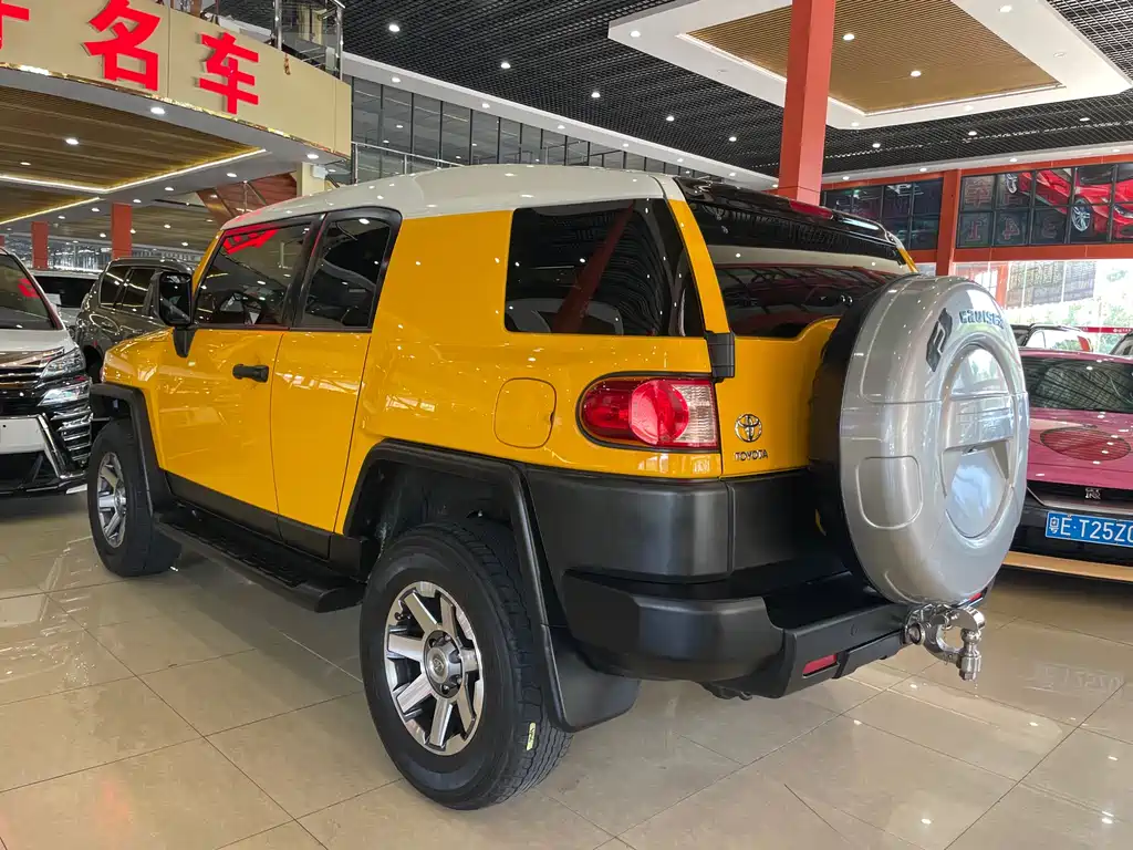 Toyota FJ Cruiser FJ 2019 4.0L AT