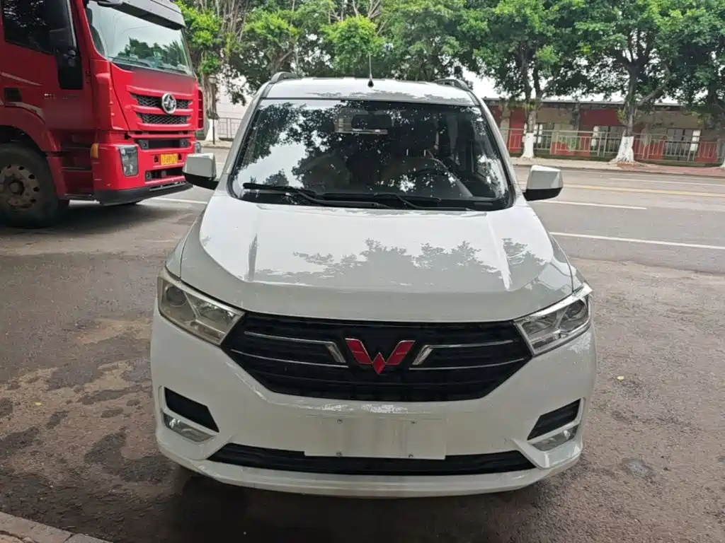 Wuling Hongguang — миниатюра 3