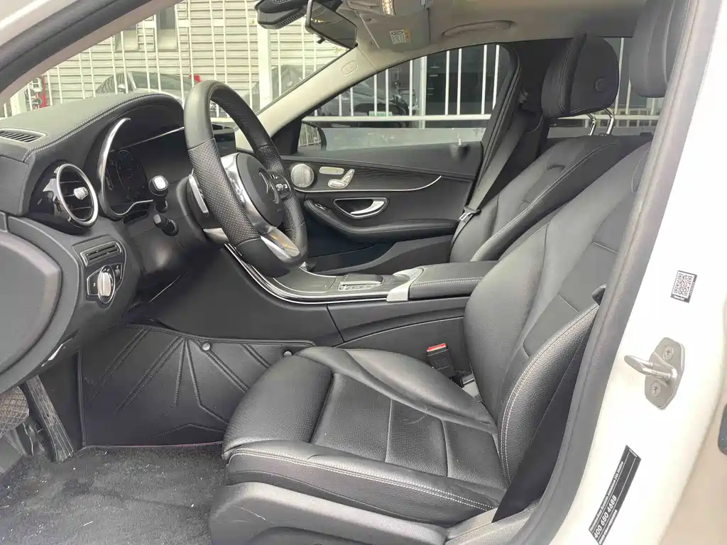 Mercedes-Benz C-Class — миниатюра 7