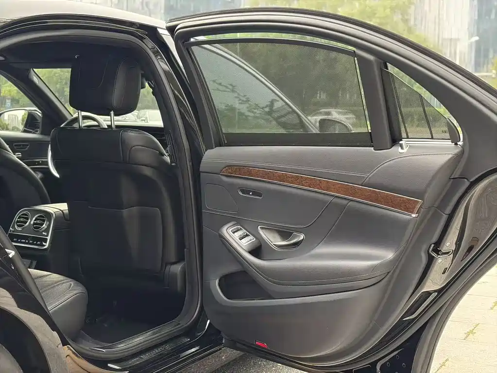 Mercedes-Benz S-Class — миниатюра 11