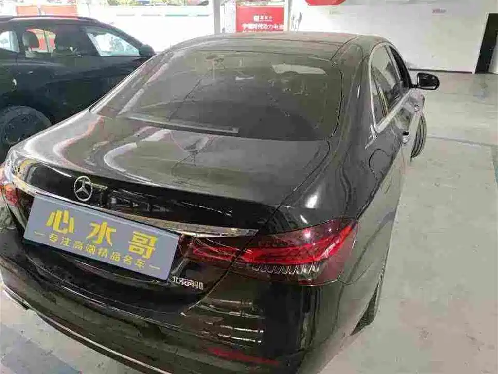 Mercedes-Benz E-Class — миниатюра 2