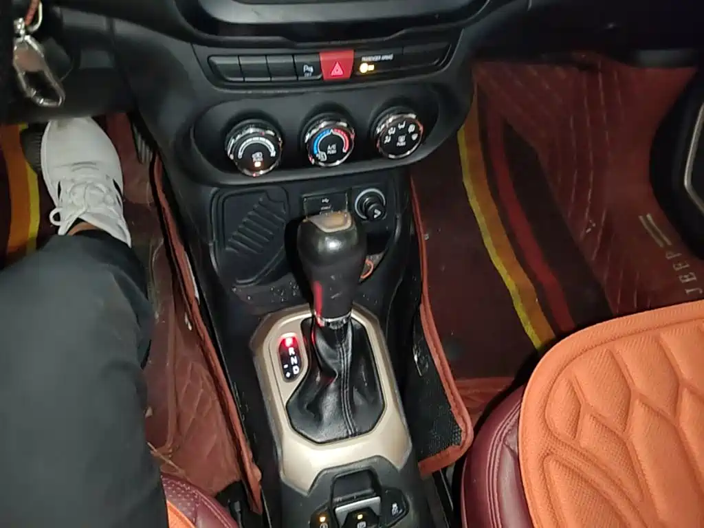 Jeep Renegade — миниатюра 14