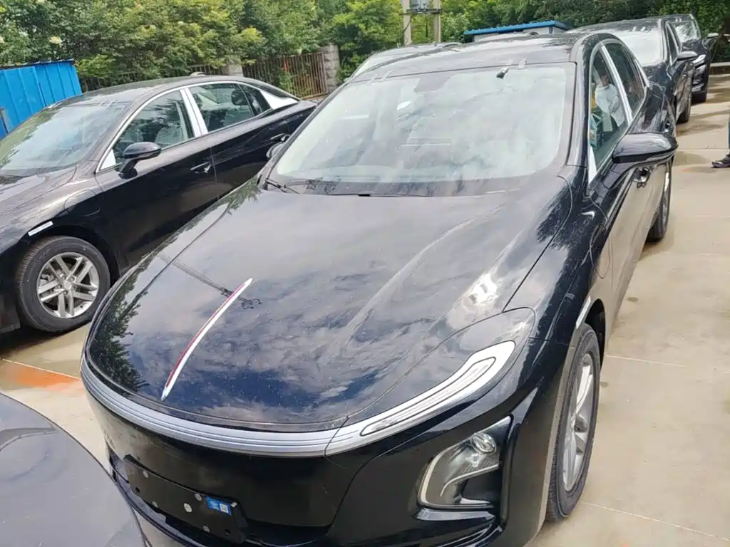 Hongqi E-QM5 2025 610km PLUS