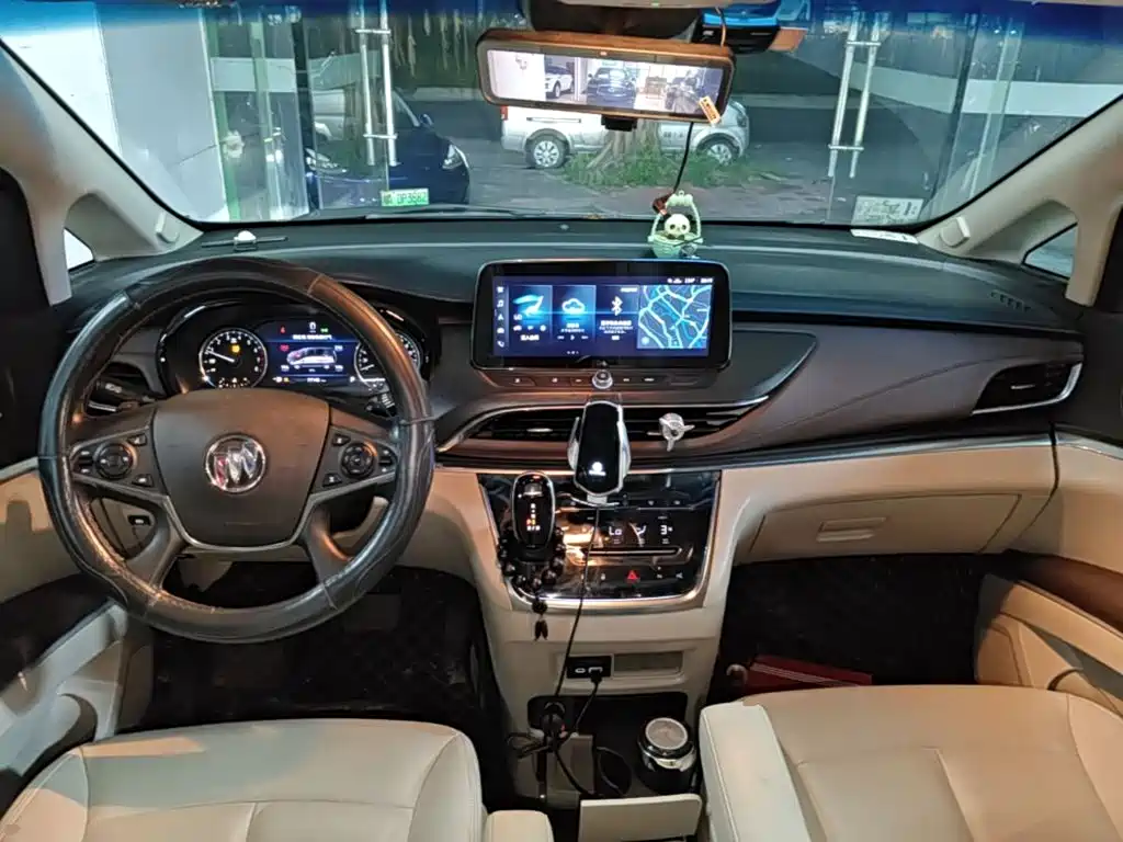 Buick GL8 — миниатюра 10