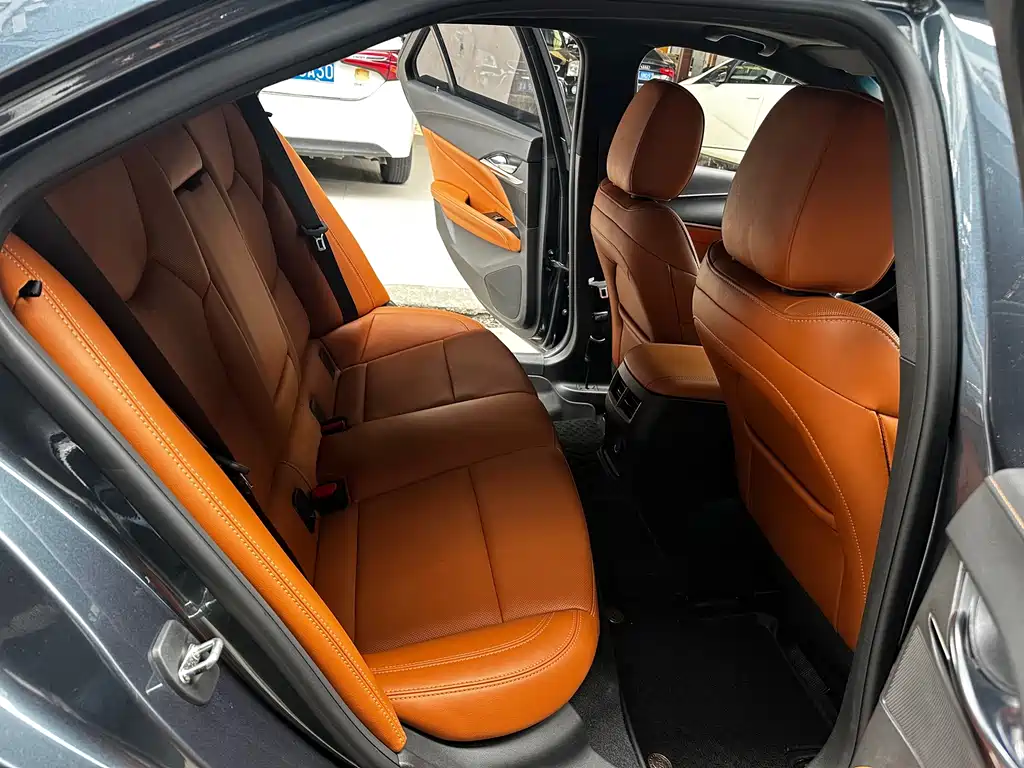 Cadillac CT4 — миниатюра 11