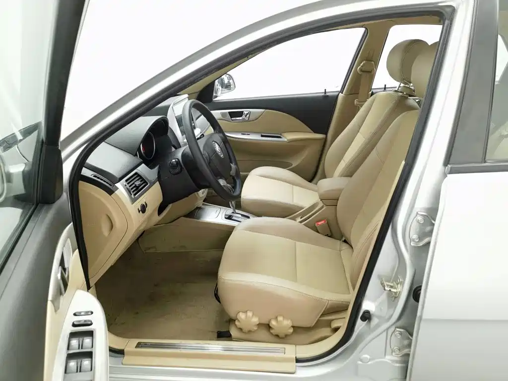 Buick Excelle — миниатюра 10