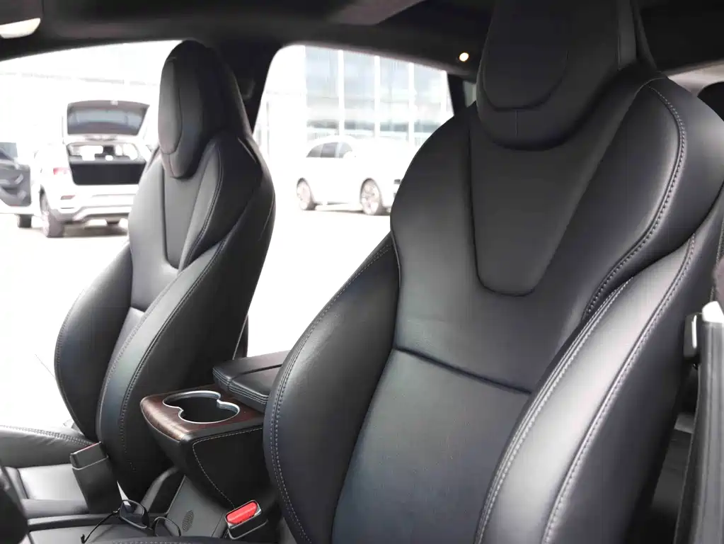 Tesla Model S — миниатюра 12