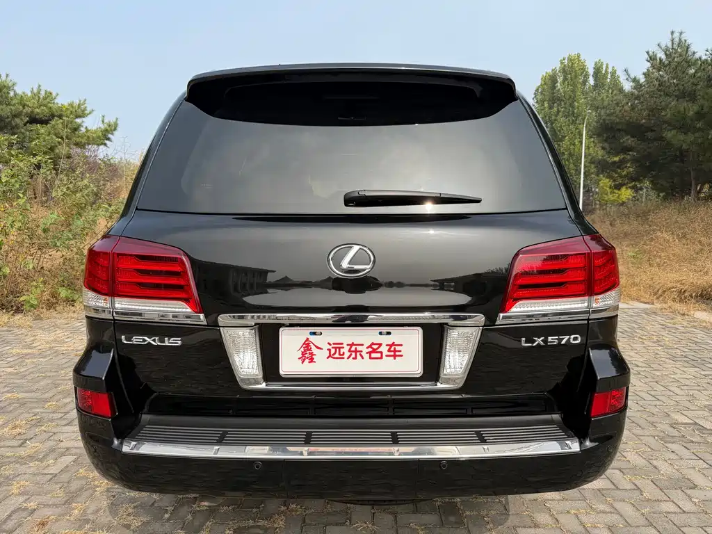 Lexus LX — миниатюра 8