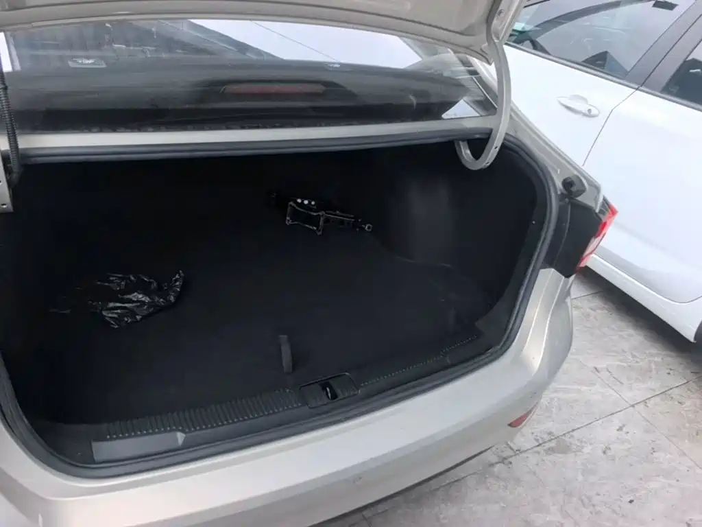Roewe i5 — миниатюра 19